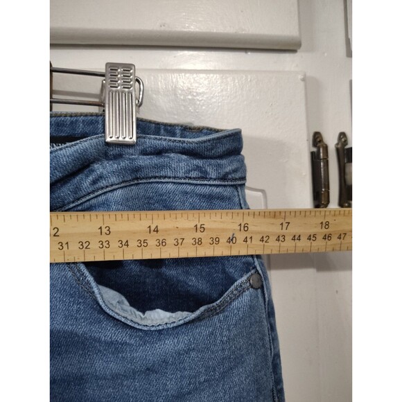 Judy Blue Jeans 15/32 Straight Fit Stretch Mid Rise  Raw fray Hem Nice - Picture 3 of 8